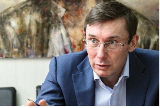 Генпрокурор Луценко полетел через Стамбул в Нью-Йорк