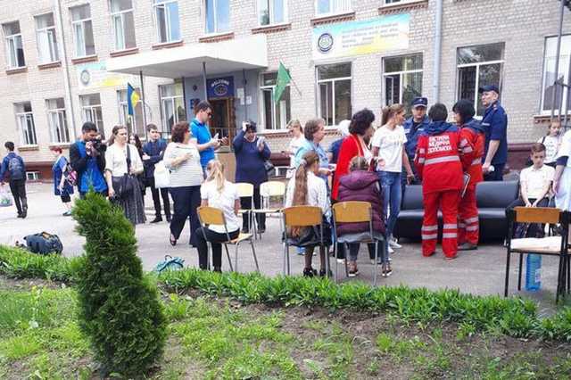 Газовые атаки в школах: Украину предупредили о цепной реакции