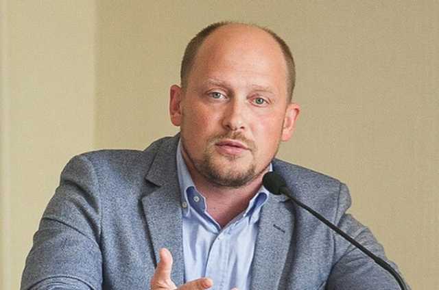 Нардеп подал заявление о преступлениях Яценюка и Авакова