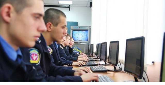 Киберполиция ищет в соцсетях призывы распылять газ в школах среди детей