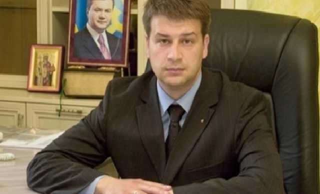 Мэр Василькова три года хранит дома 200 тысяч гривен