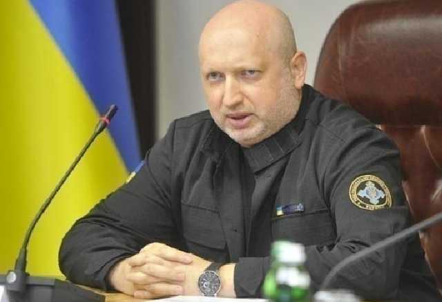 Россия может пойти большой войной на Украину: Турчинов назвал дату