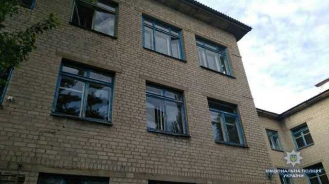 Боевики открыли артиллерийский огонь по Торецку, повреждены медучреждения