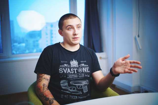 Пораненому активісту Стерненку відмовляють у лікуванні