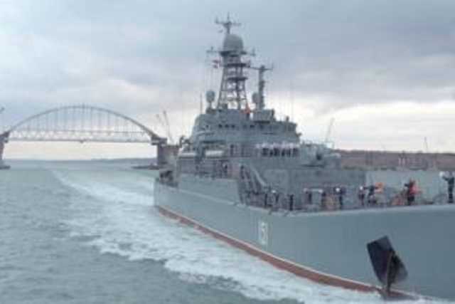 Россия грозит «красной карточкой и удалением» за приближение к Крымскому мосту