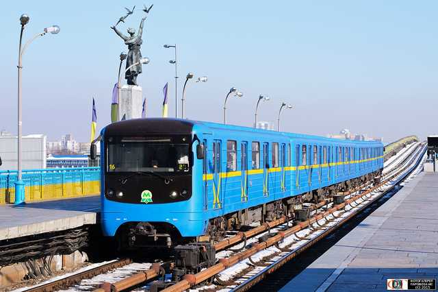 Бегали по крыше: сеть всполошили экстремалы в киевском метро