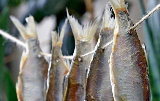 В Киеве от ботулизма умерла женщина