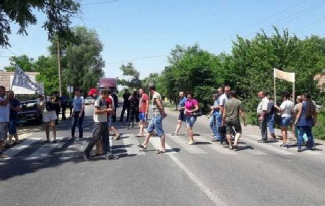 Владельцы приморских баз отдыха перекрыли трассу Одесса-Рени