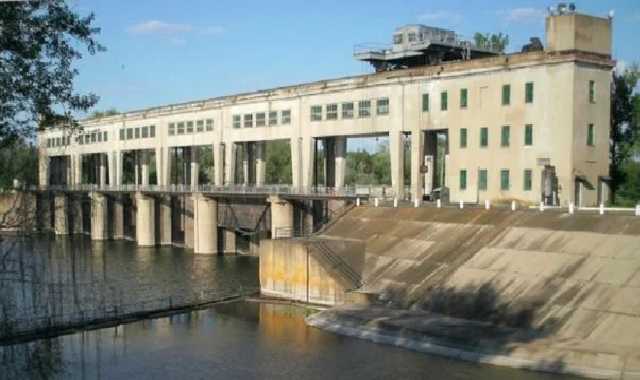 Оккупанты цинично обстреляли ремонтников на Донбассе