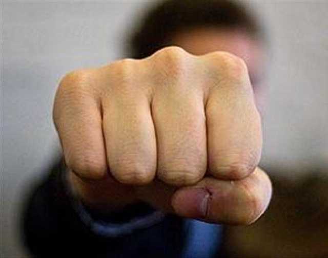 На Львовщине мэр второй раз за день избил активиста