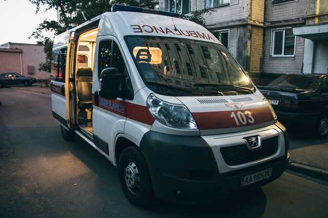 "Нашли в луже крови": в Киеве произошел загадочный инцидент