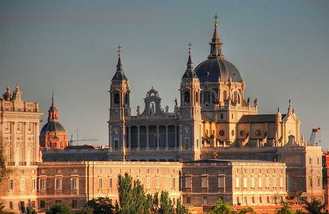 В храме Мадрида спели гимн Украины: впечатляющее видео