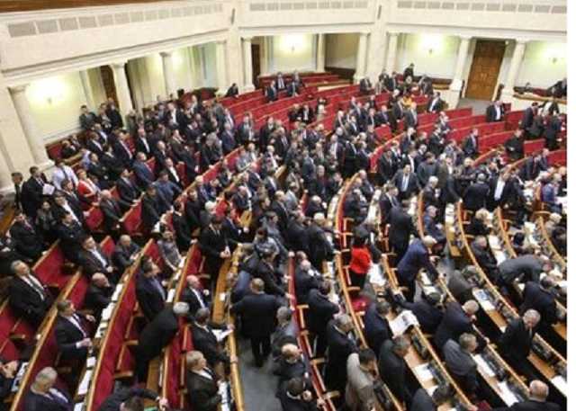 Кому из нардепов-миллионеров снимают жилье за счет украинцев: полный список