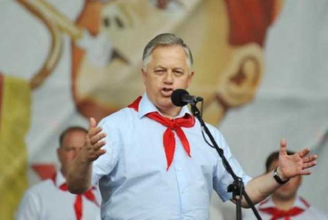 Попри заборону: Компартія і Партія регіонів продовжують офіційну діяльність в Україні