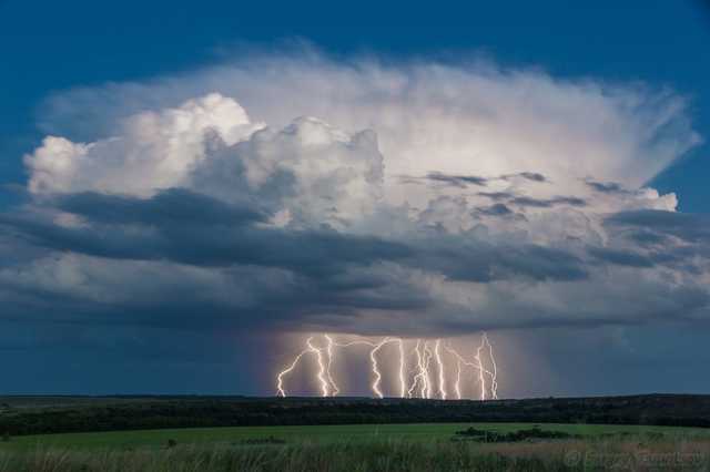 С понедельника 11 июня Украину накроет циклон с грозовыми дождями. Погодная карта