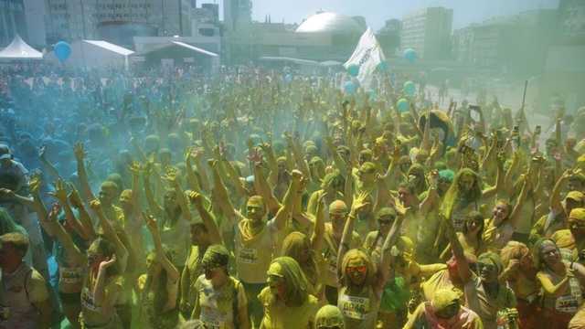 В Киеве устроили красочный забег