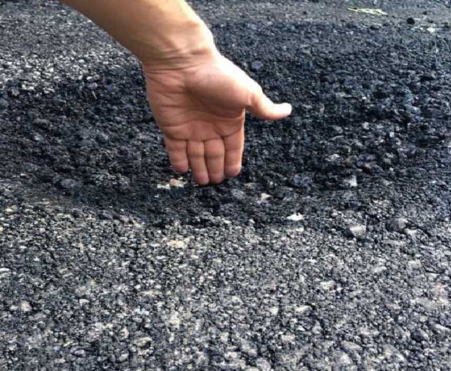 Может это камни с неба? Крым шокировали ремонтом дорог