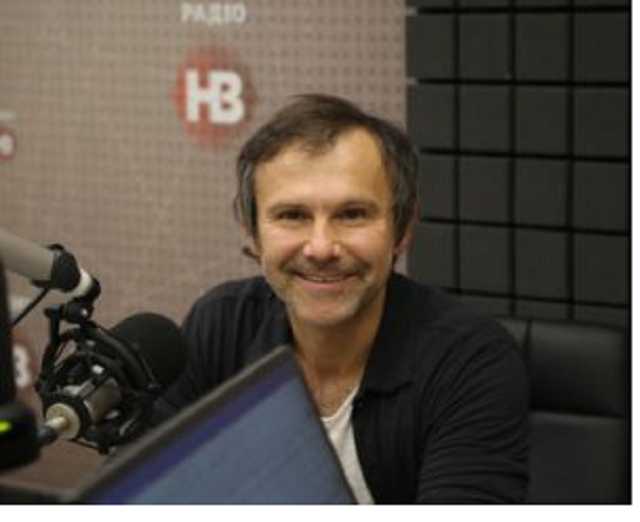 Вакарчук призывает не выезжать из Украины