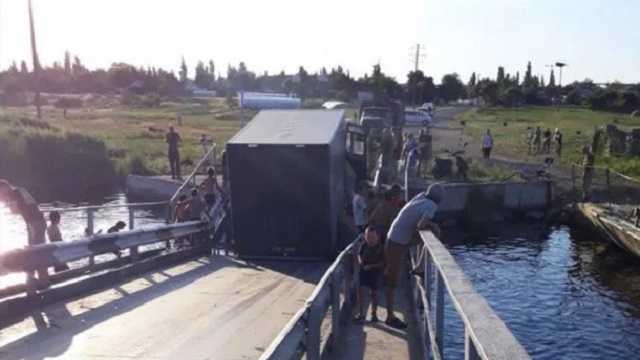 В Николаевской области из-за перегруженных фур обрушился мост