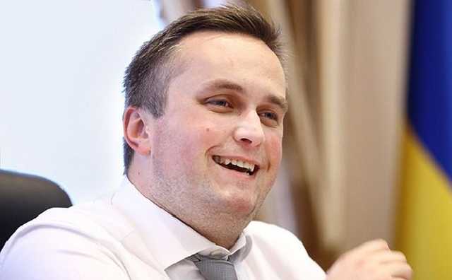 Холодницкому повысили зарплату до 175,5 тыс. грн