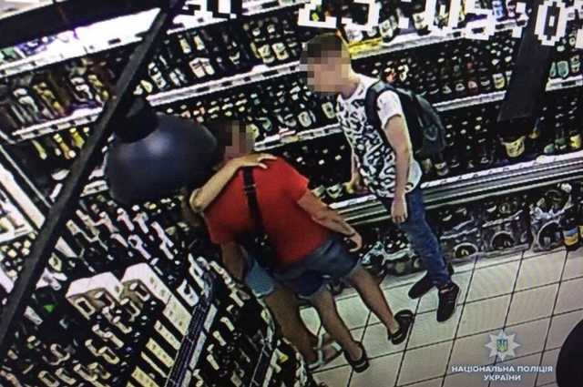 Изнасилование ребенка в Николаеве: девочка была пьяна, злоумышленников - трое