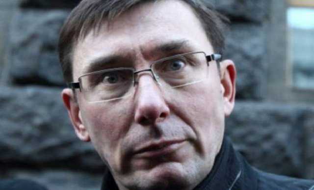 Ни спрятаться, ни скрыться: Луценко засекли на отдыхе в Италии