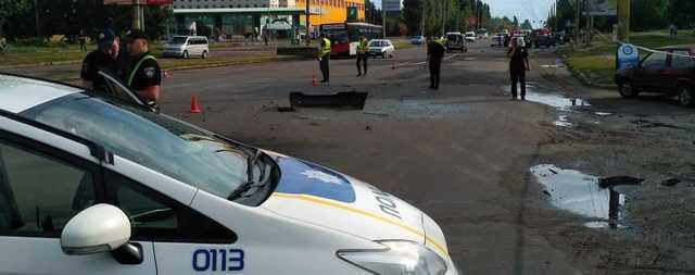 Авто подбросило вверх: появились видео и важное заявление властей по взрыву в Черкассах