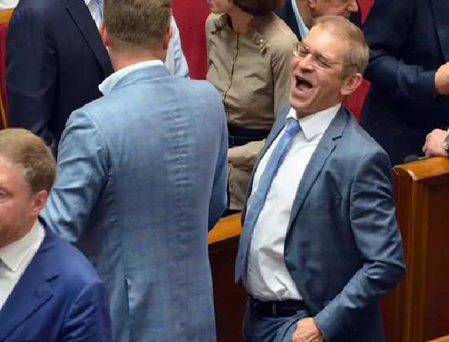 Закупка БМП для Минобороны: стало известно, сколько "нагрел" Пашинский