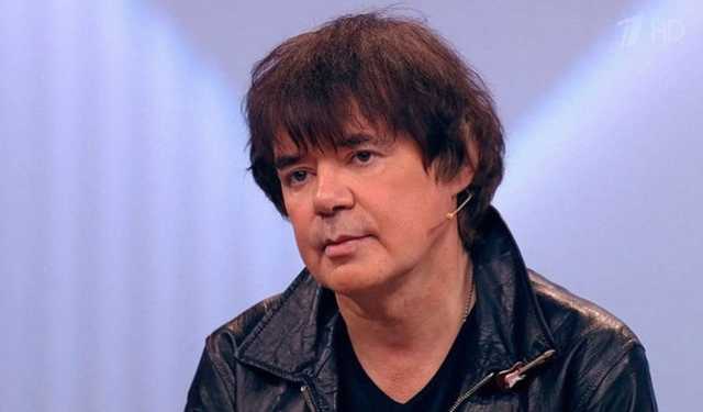 Российской звезде 90-х могут ампутировать руку