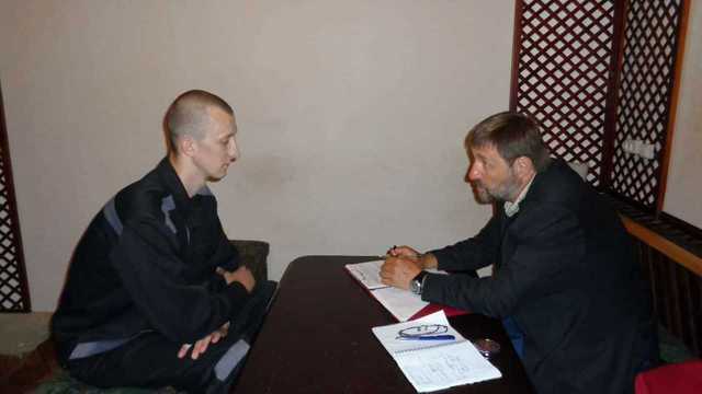 Українського політв’язня Кольченка знімають на камеру, коли годують, – адвокат