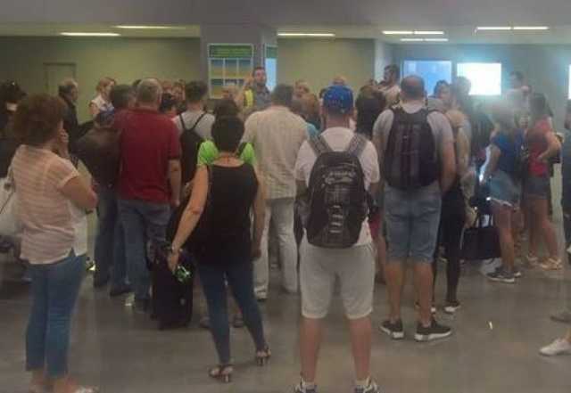 В Одессе из-за неисправности посадили чартерный самолет до Барселоны