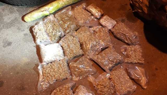 Харьковчанин пытался вывезти в Россию более семи килограммов конопли