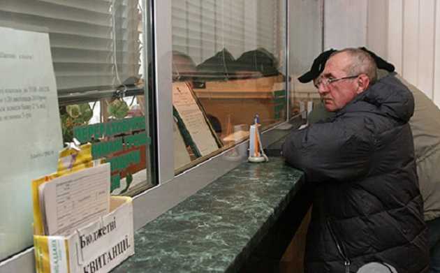 Порошенко возмущен задержкой пенсий переселенцам. Гройсман пообещал подумать