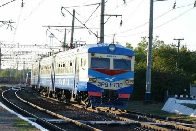 Электричка-убийца: в Одессе мужчина умер от жары в поезде