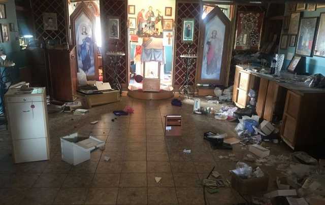 "Начали крушить все внутри". На одесском кладбище устроили погром в церкви Московского патриархата