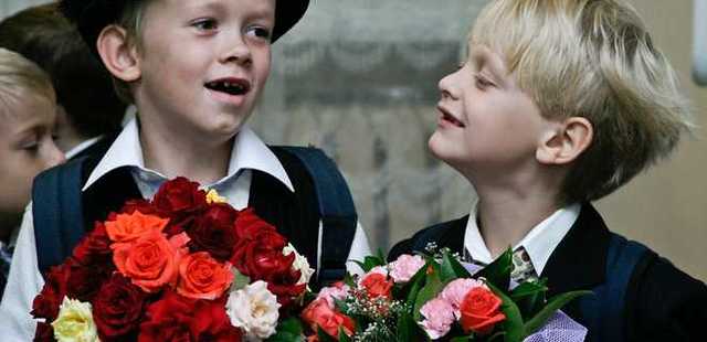 В России школьникам выдали грамоты с символикой Украины