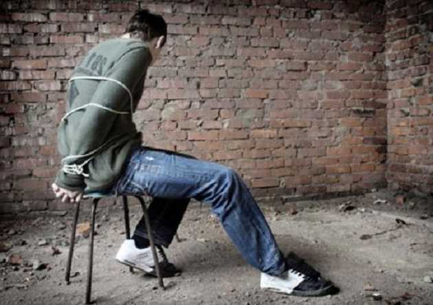 Киевский бизнесмен сбежал от похитителей, державших его в гараже