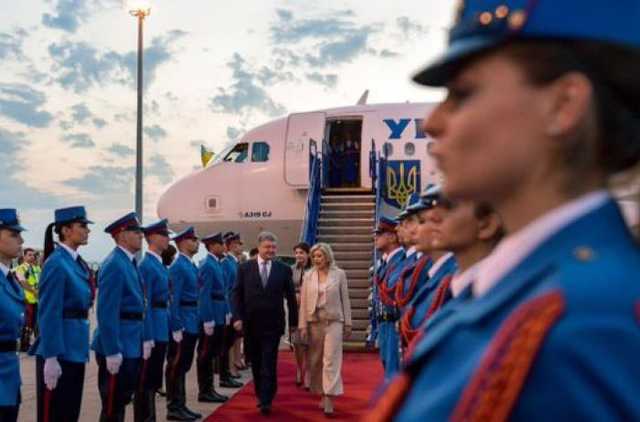 Порошенко прибыл с визитом в Сербию