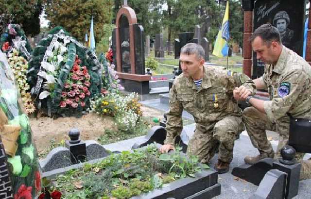 В сети показали убитых на войне Героев Украины