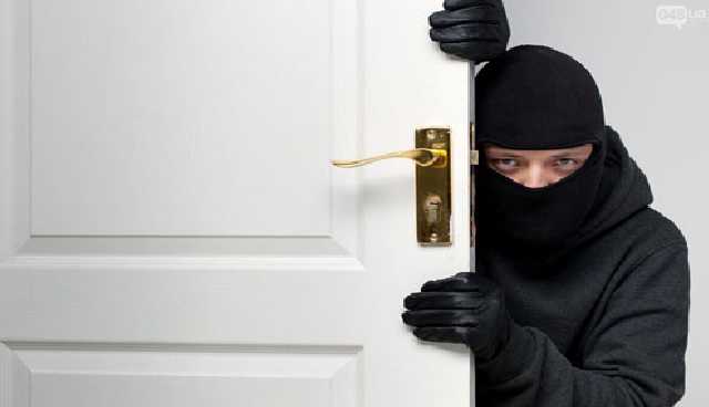 В Одессе охранная фирма прихала на вызов и не заметила домушников