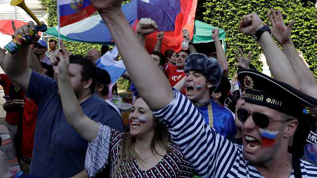 Российские мужчины оскорблены развратом российских женщин с иностранцами на ЧМ-2018 — Frankfurter Rundschau