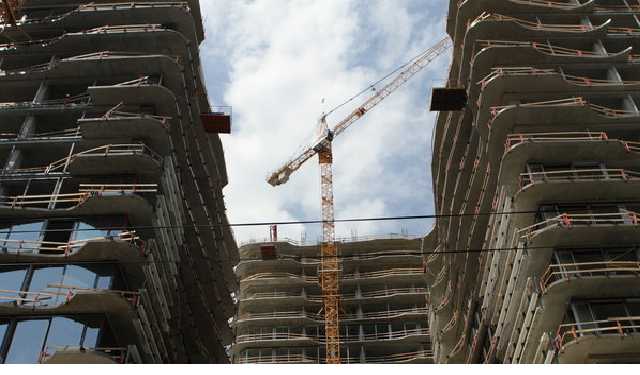 Мы обогнали Евросоюз: что происходит с ценами и в каких домах квартиры дешевле