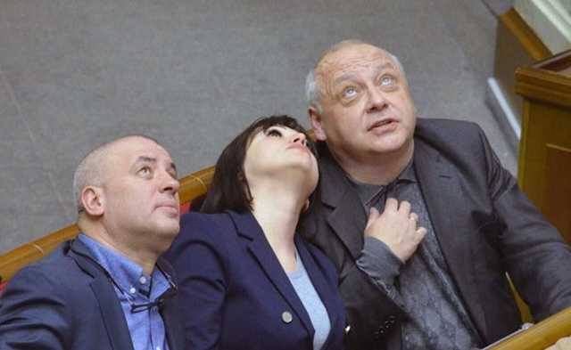 Депутатов и министров “притягивает” купол Рады