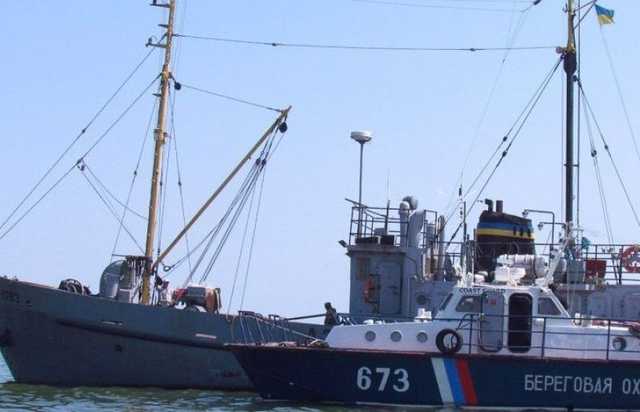 ФСБ за сутки задержала в Азовском море 7 торговых судов