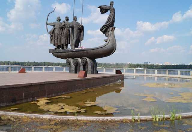 Ресторан “Веранда на Днепре” подозревают в сбросе отходов в Днепр