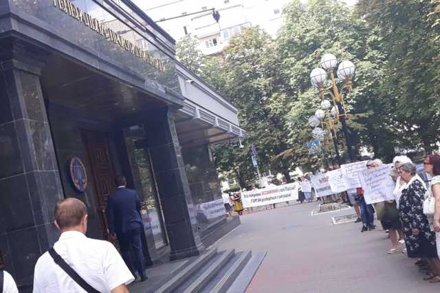 Мешканці села Підгірці вимагають відмінити генплан вже під Генпрокуратурою