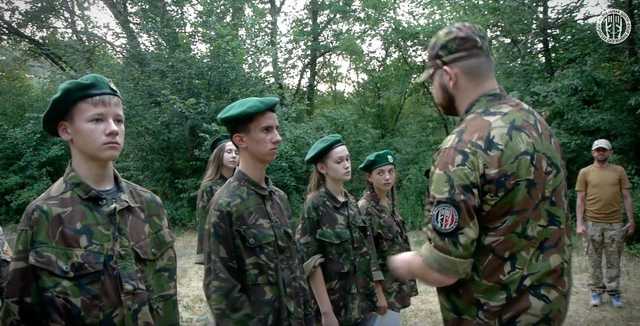 Украинская добровольческая армия готовит молодежь к «уничтожению России»
