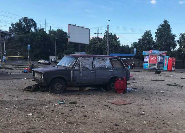 «Пройти без страха невозможно»: киевлянин показал стихийную барахолку на Куреневке