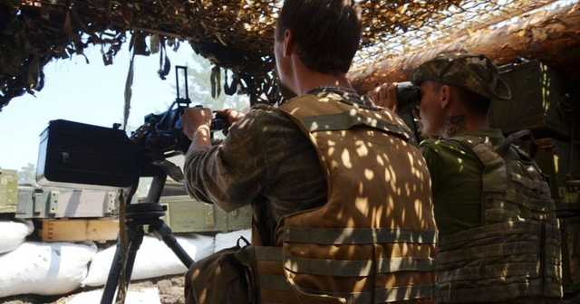 Боевики продолжают стрелять на передовой, ранили украинского бойца. Ситуация на Донбассе