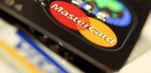 Владельцы банковских карточек не могли рассчитаться и снять наличные из-за глобальныого сбоя